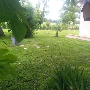 De Jade Hébergement de vacances Montaigu-de-Quercy